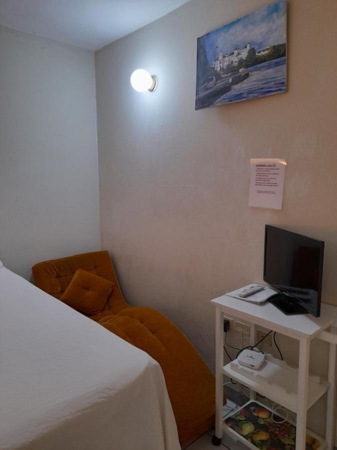 Camelia Rooms Kingston Bagian luar foto