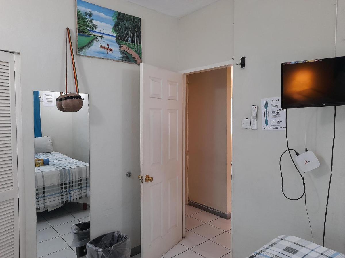 Camelia Rooms Kingston Bagian luar foto