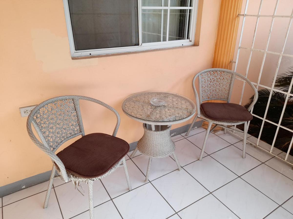 Camelia Rooms Kingston Bagian luar foto