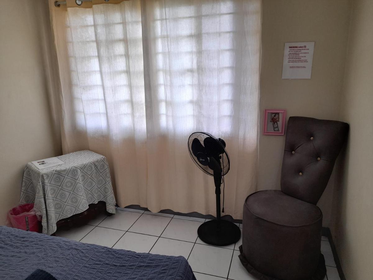 Camelia Rooms Kingston Bagian luar foto