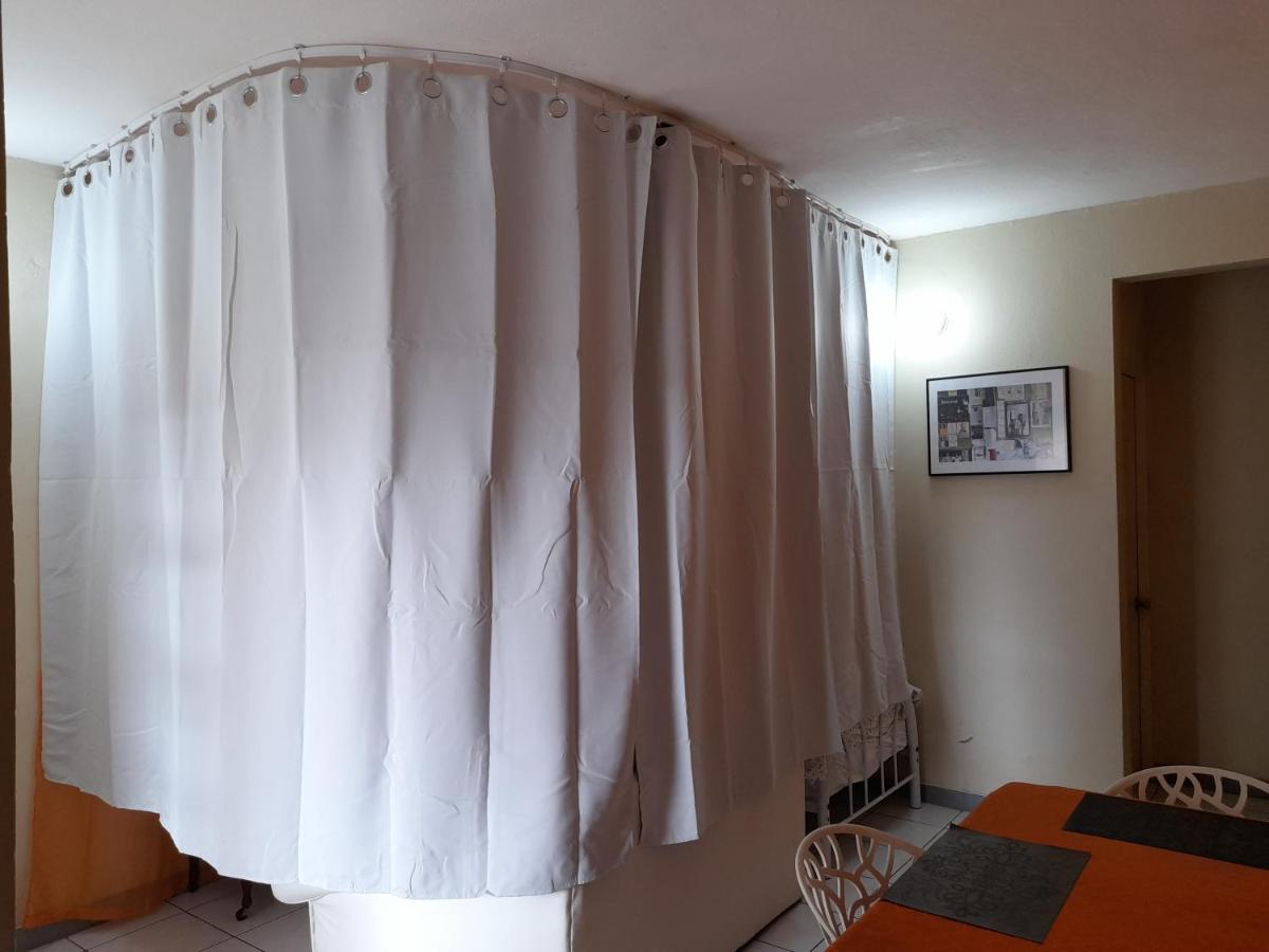 Camelia Rooms Kingston Bagian luar foto